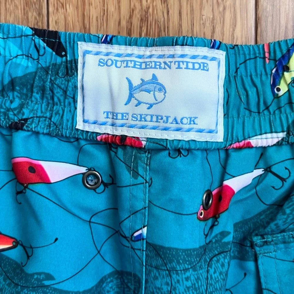 Southern Tide mens swim trunks The Skipjack size medium new. 1565